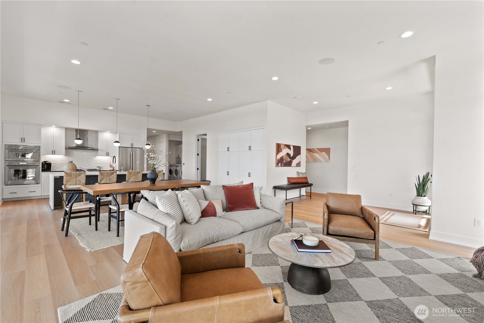 9665 Ridgeview Drive Property Photo 4