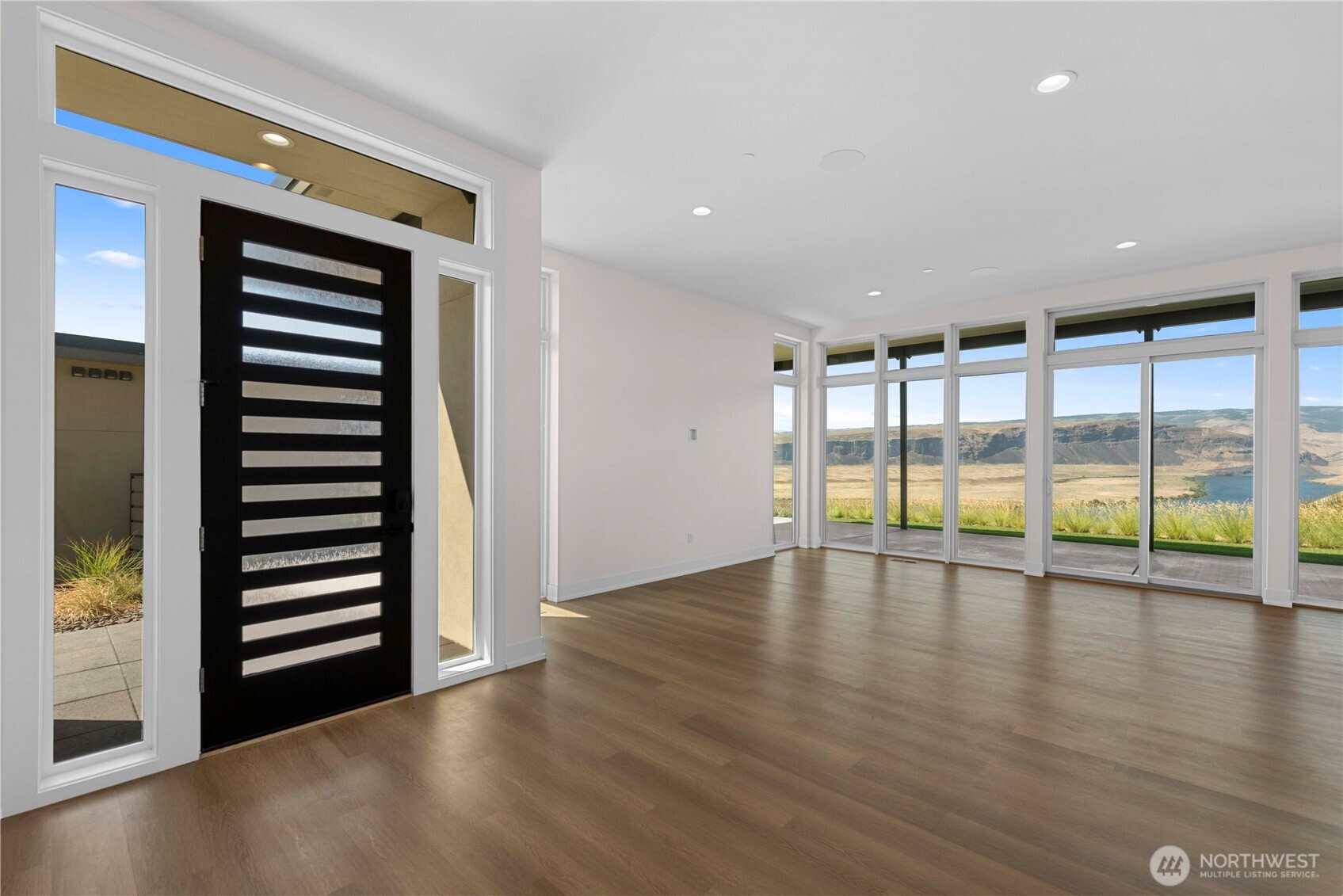 9665 Ridgeview Drive Property Photo 11