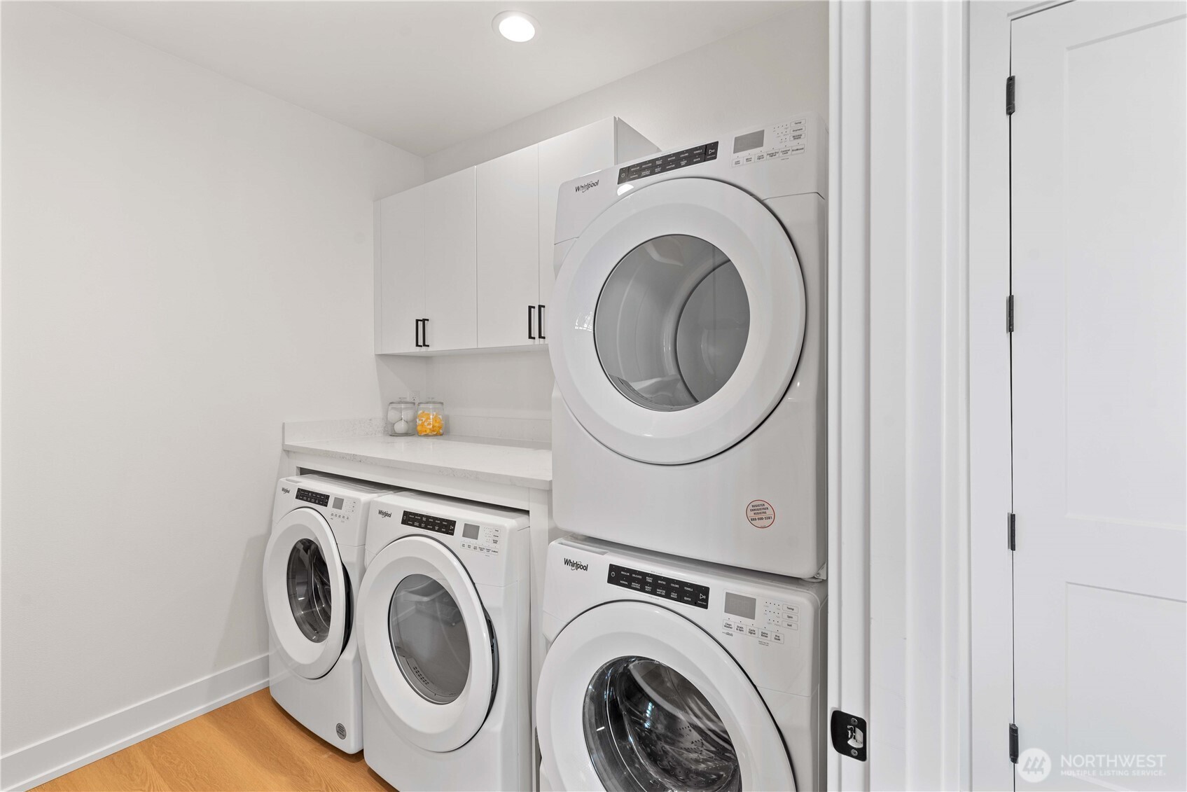 9665 Ridgeview Drive Property Photo 12