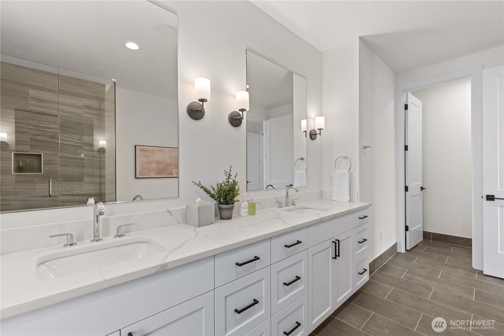 9665 Ridgeview Drive Property Photo 15