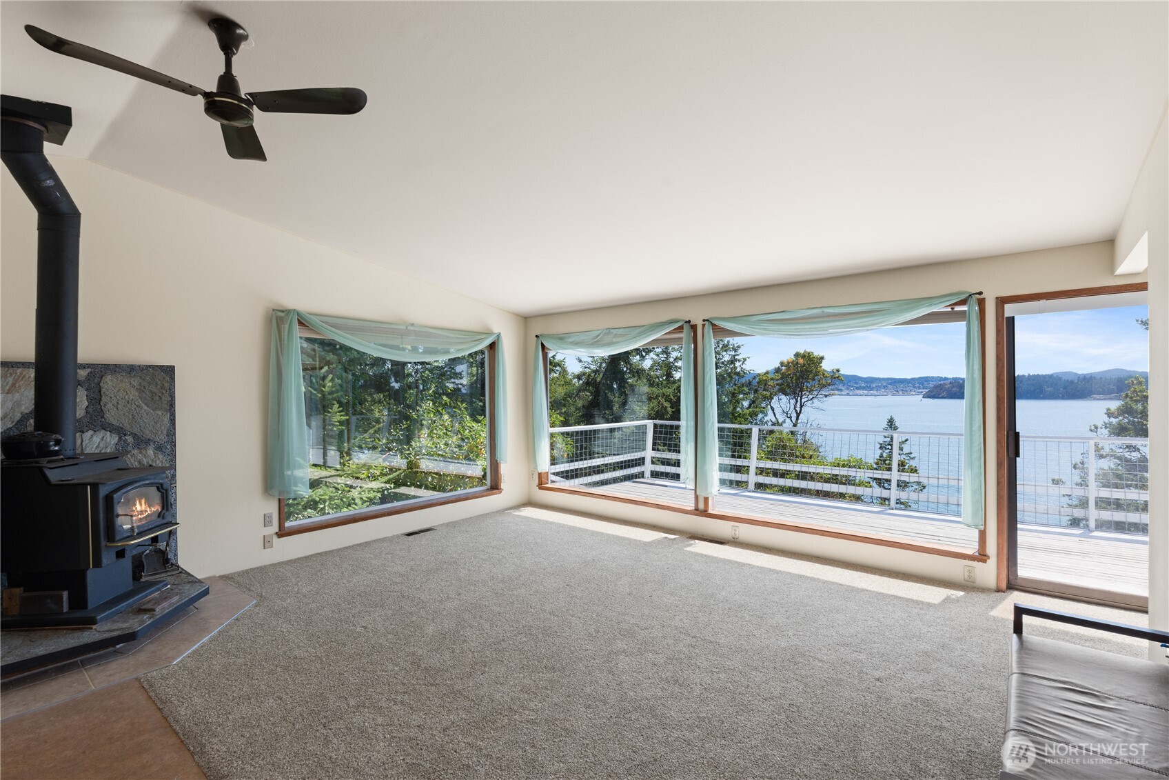 7541 Holiday Boulevard Property Photo 8