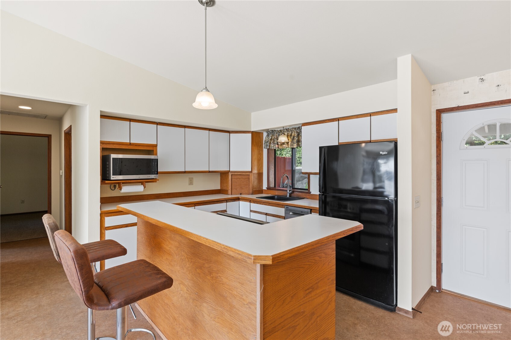 7541 Holiday Boulevard Property Photo 10