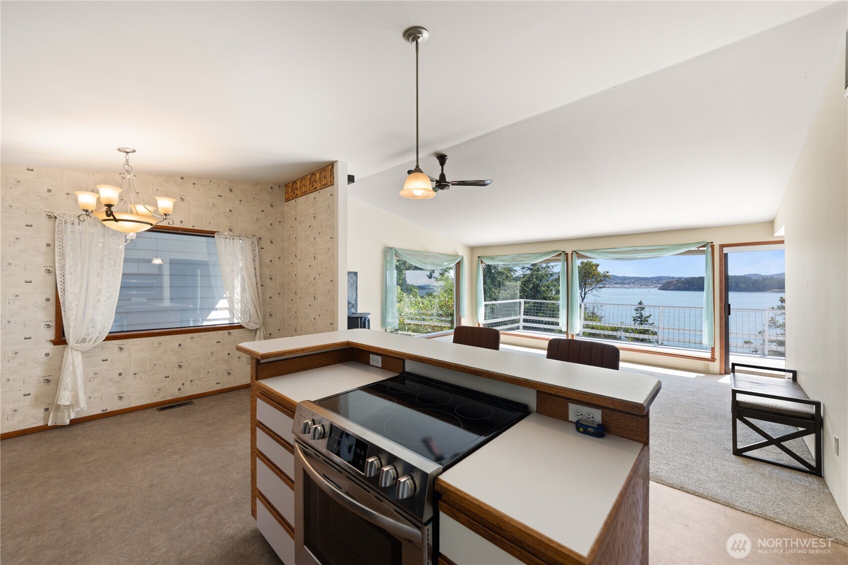 7541 Holiday Boulevard Property Photo 11