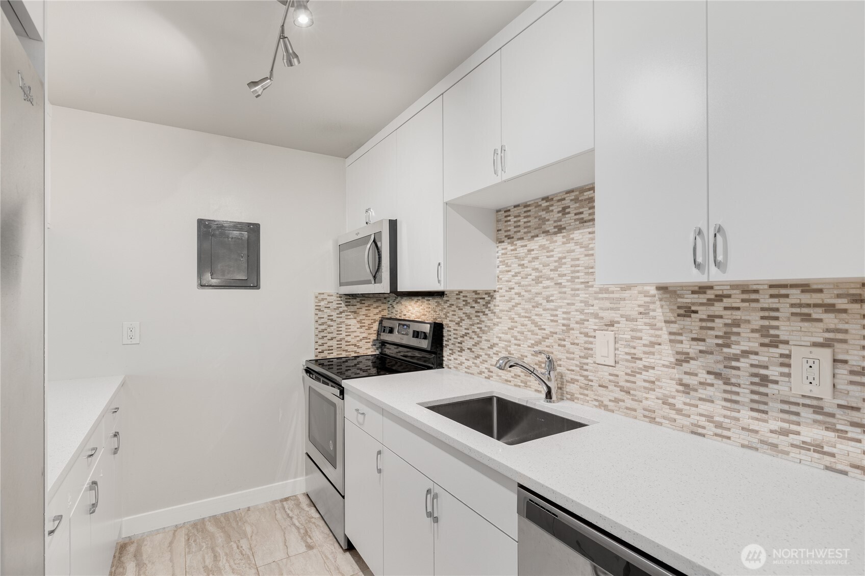 5101 Ne 55th Street 103 Property Photo 6