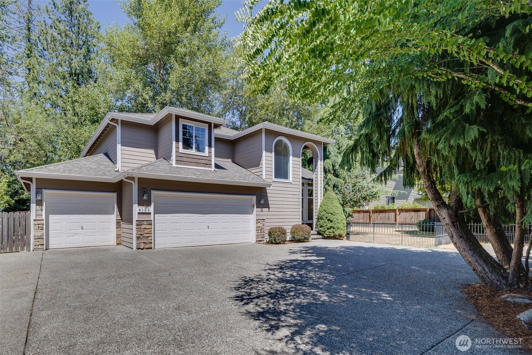 4125 141st Street Property Photo 1