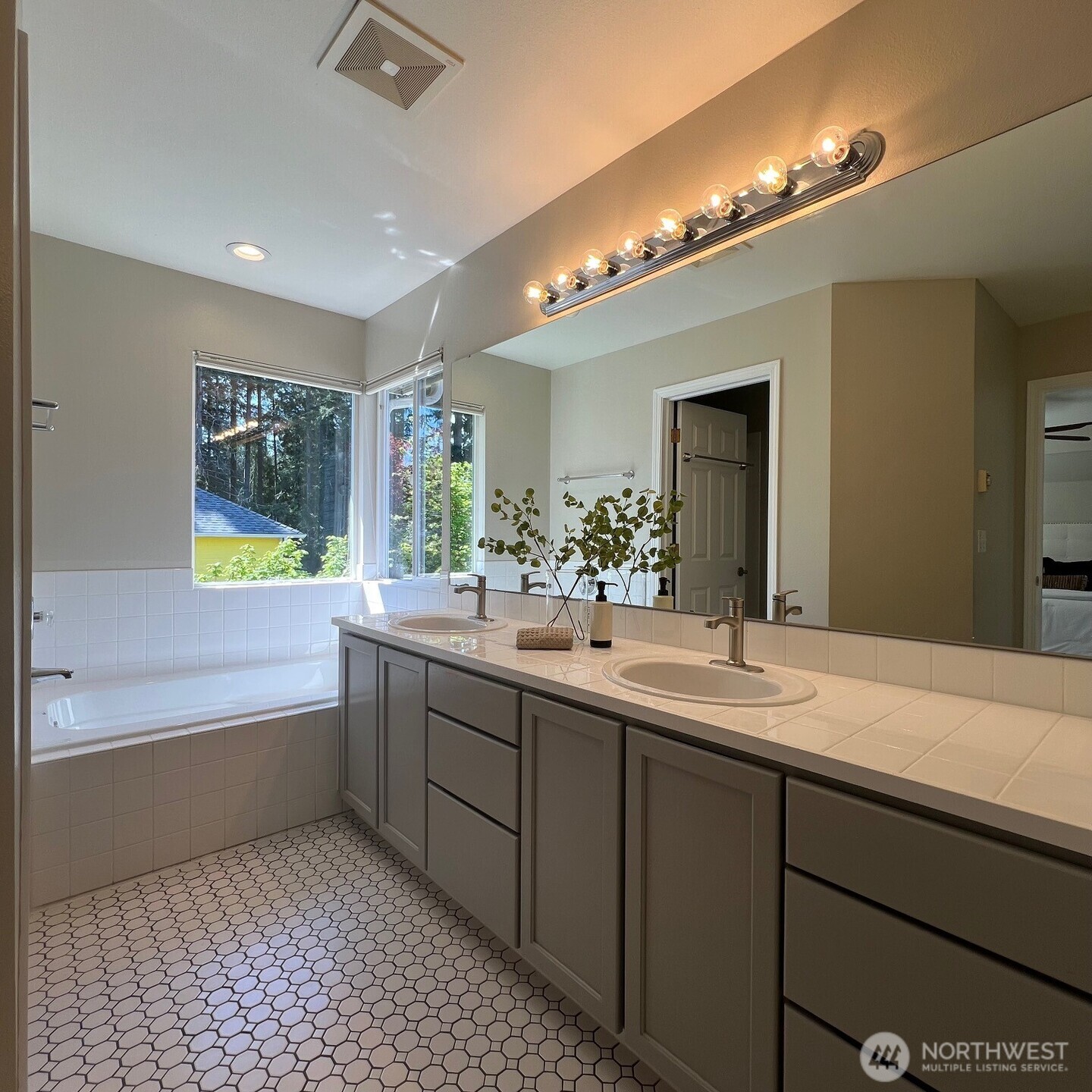 132 170th Place Property Photo 16