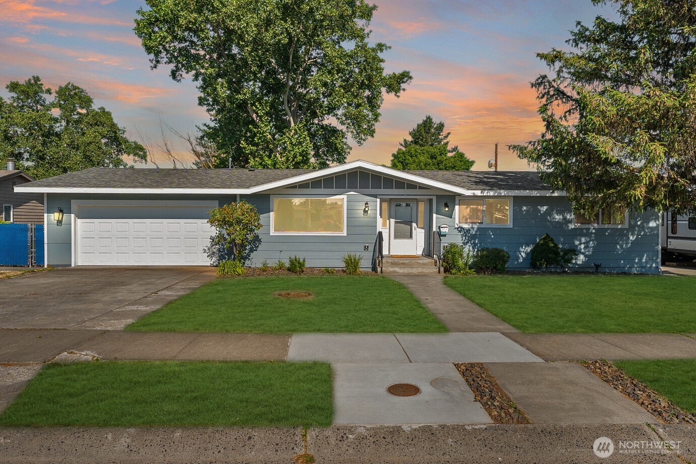 2112 S Crestmont Drive Property Photo 1