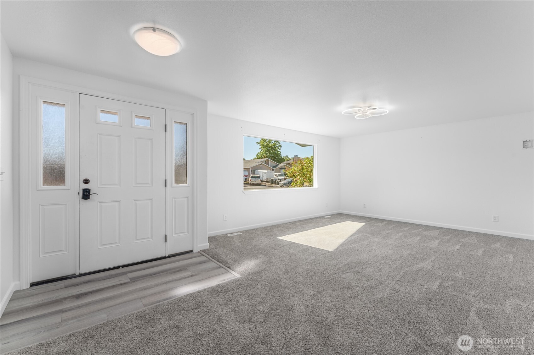 2112 S Crestmont Drive Property Photo 9