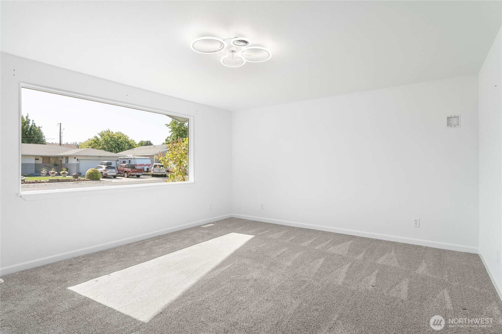 2112 S Crestmont Drive Property Photo 12