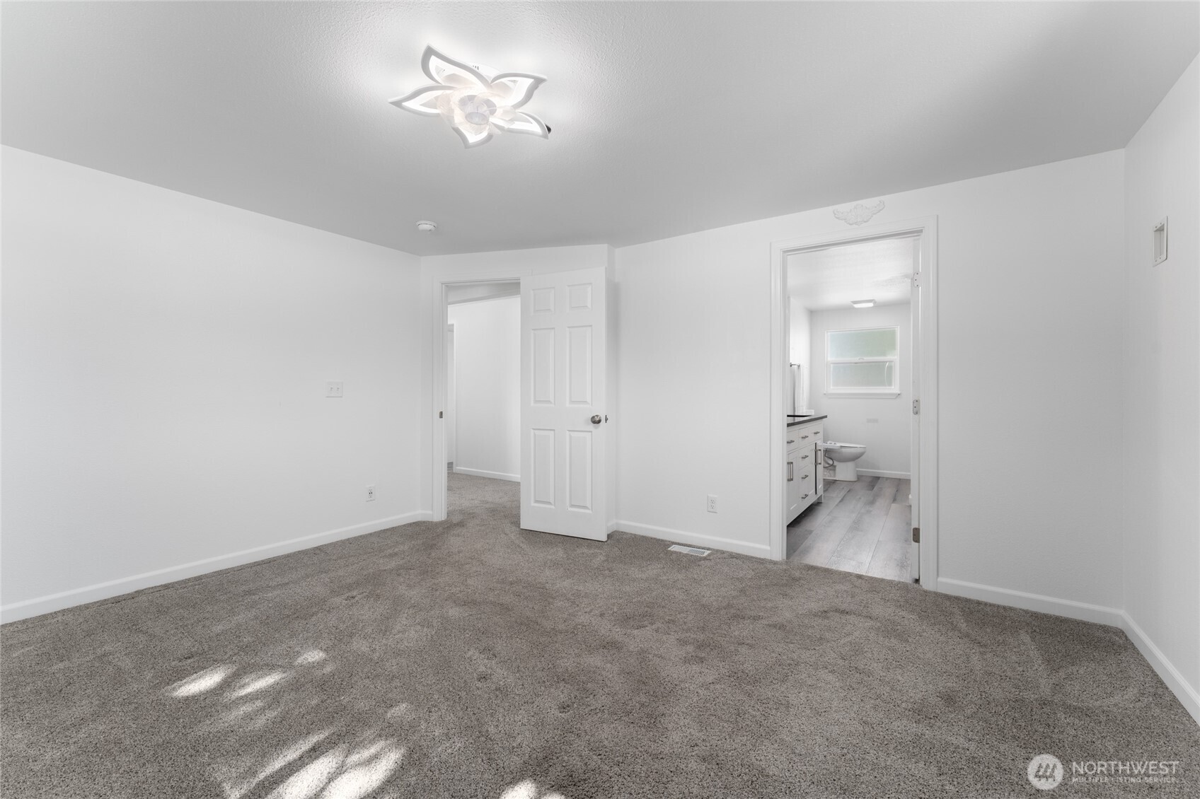 2112 S Crestmont Drive Property Photo 14