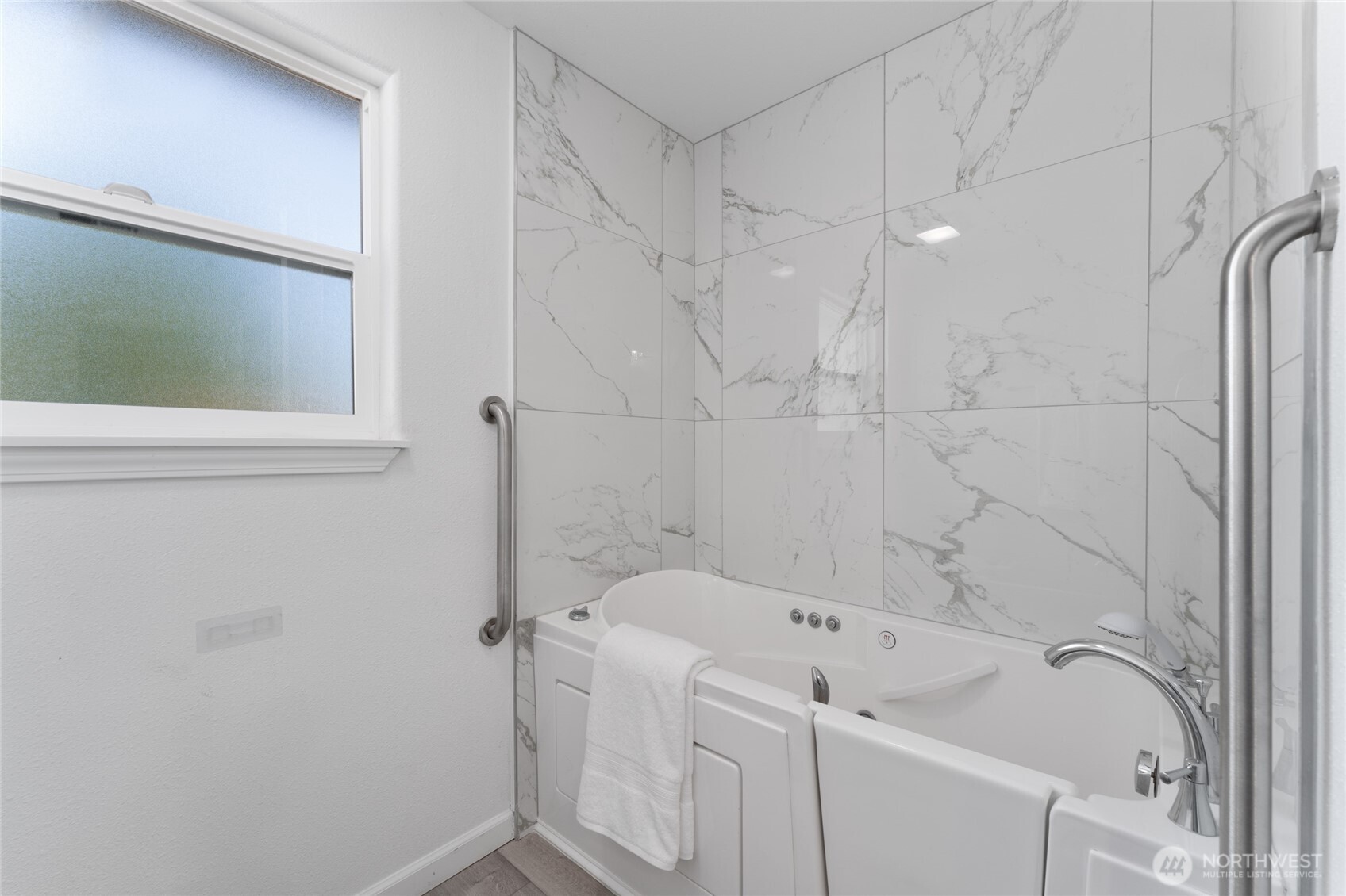 2112 S Crestmont Drive Property Photo 18