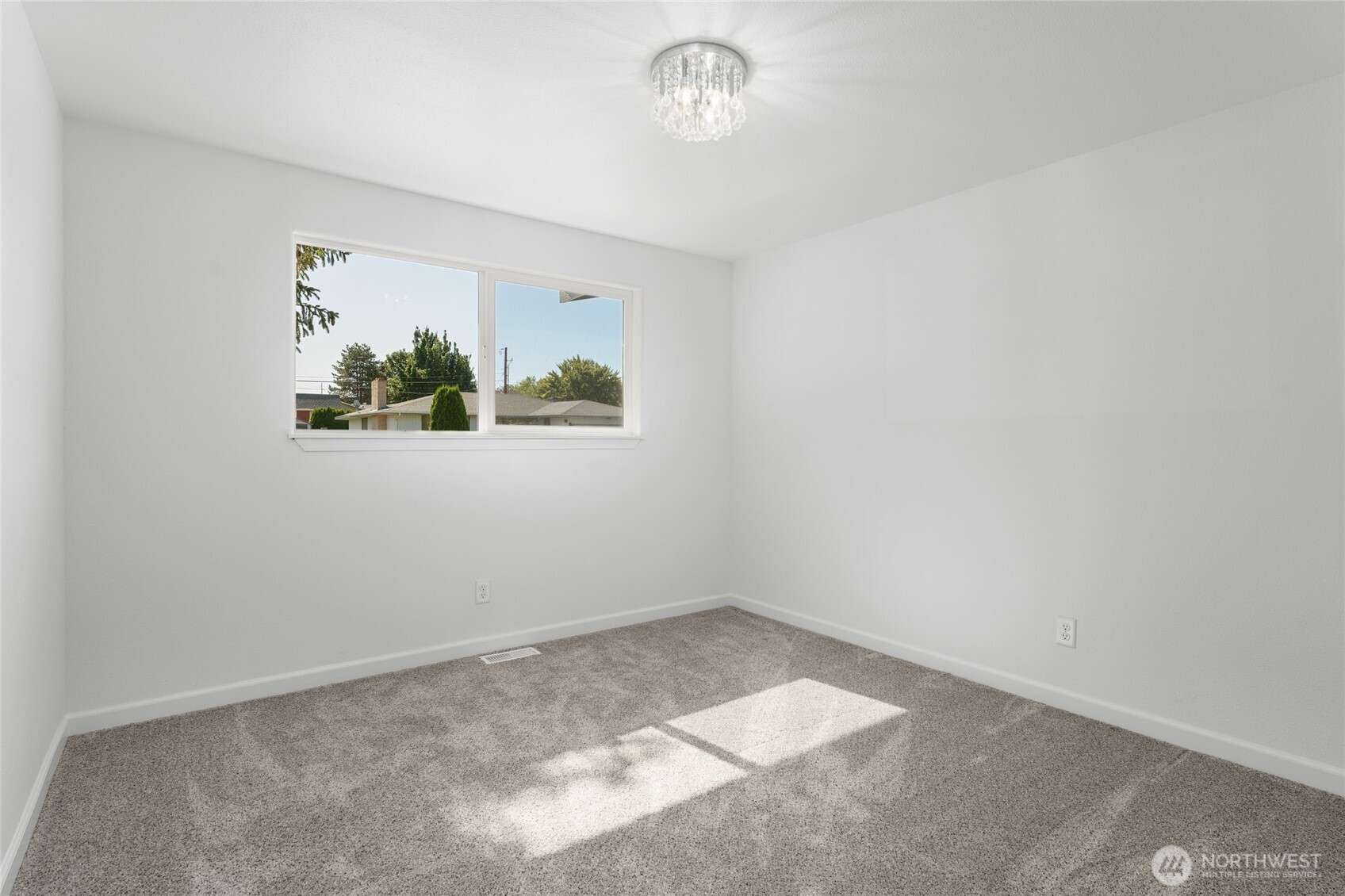 2112 S Crestmont Drive Property Photo 19
