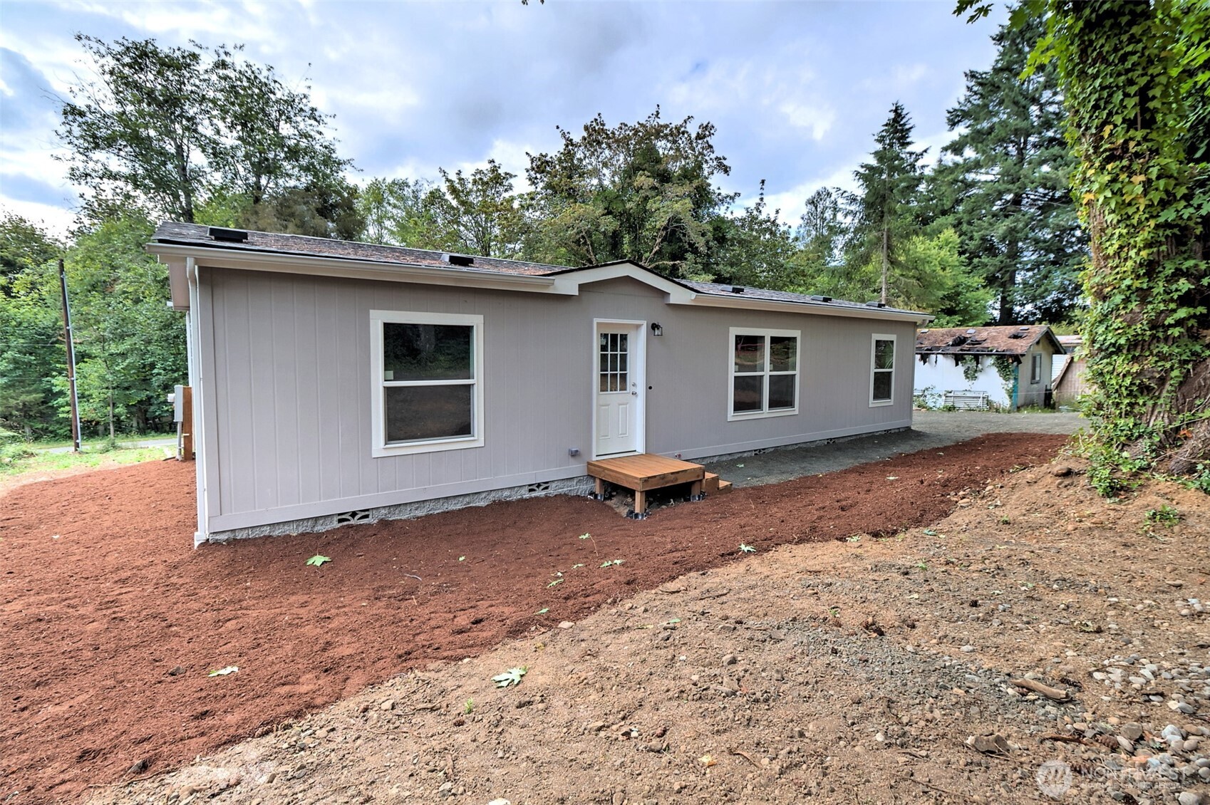 40 E Bridger Lane Property Photo 1