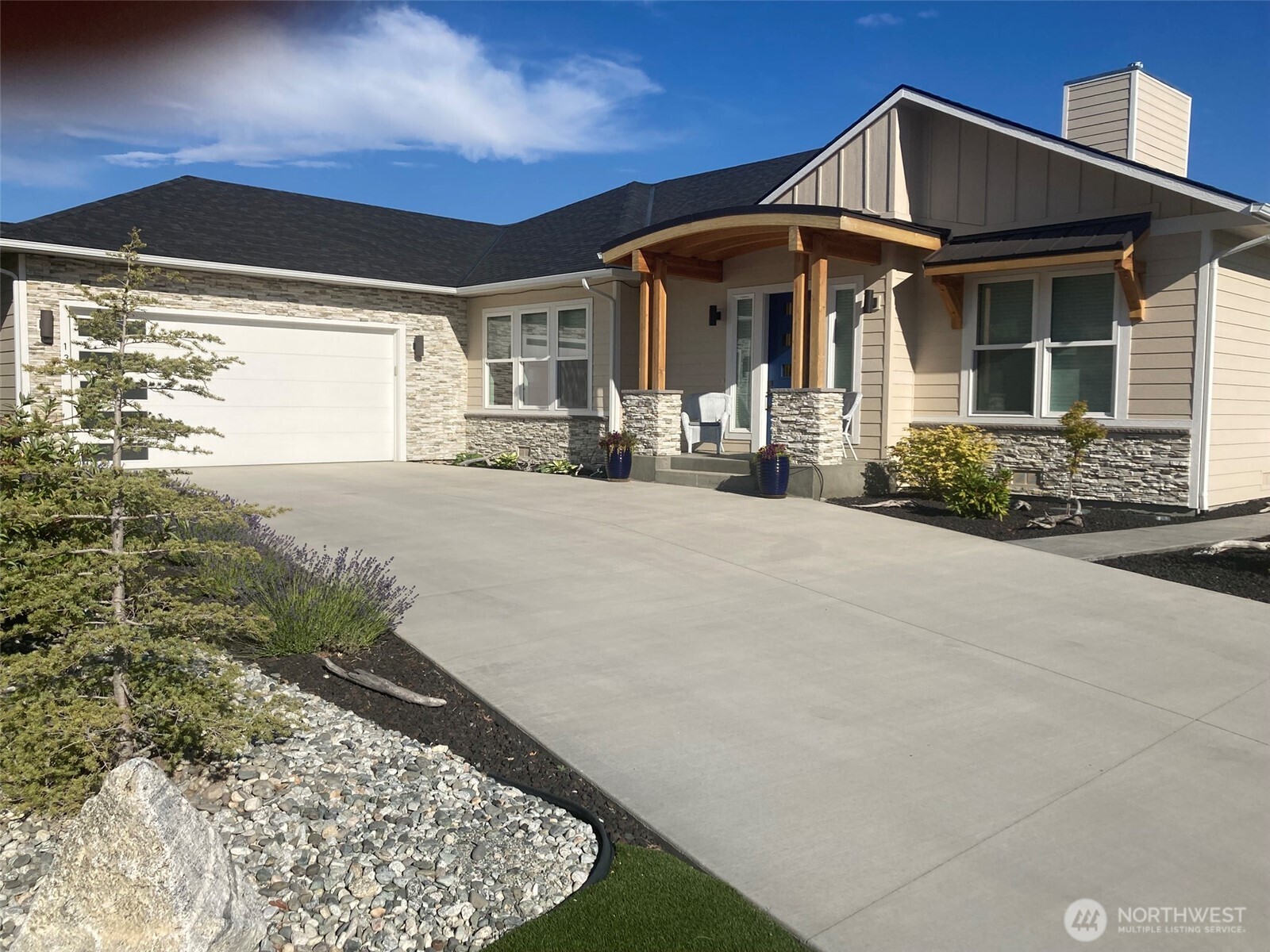 132 Ridgeview Drive Property Photo 1