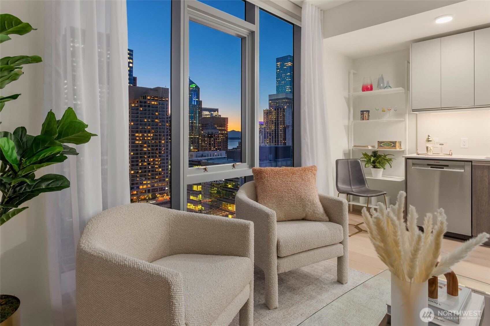 800 Columbia Street 1009 Property Photo 10