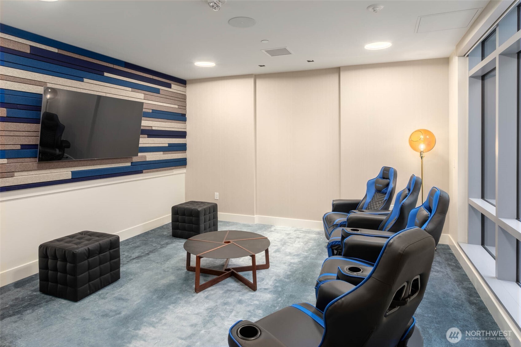 800 Columbia Street 1009 Property Photo 27