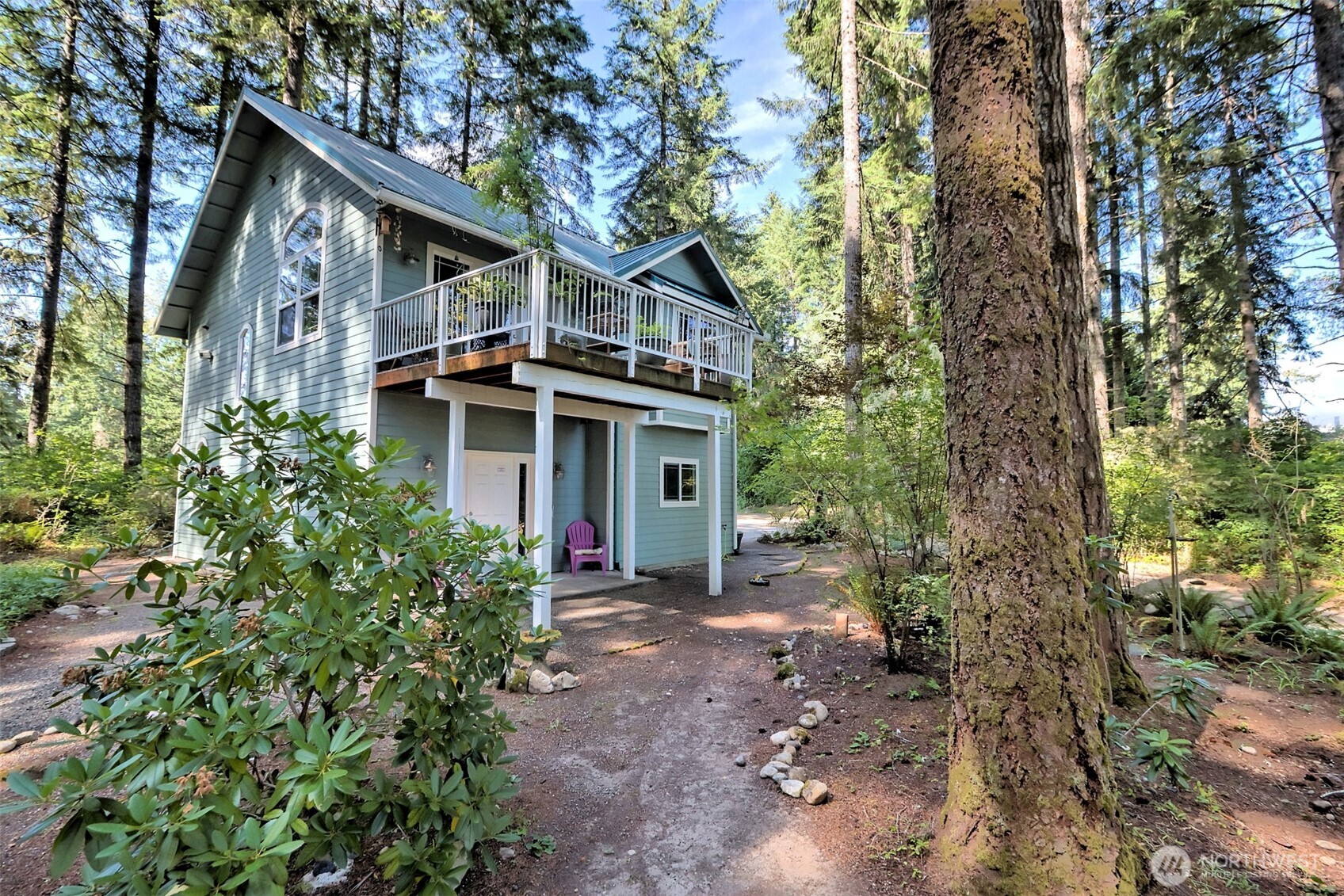 250 E Crest Lane Property Photo 1