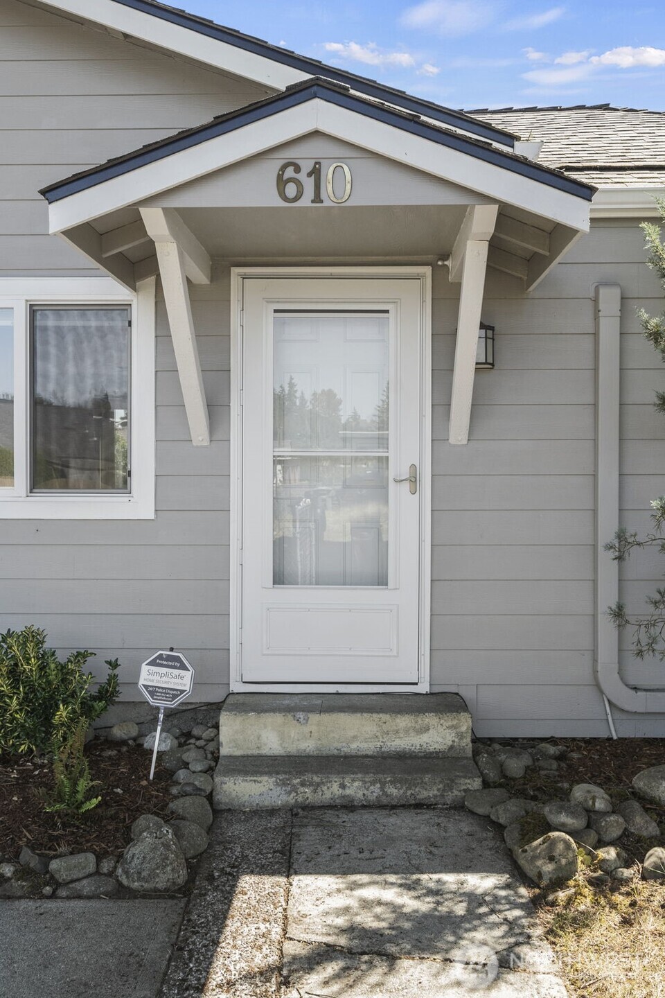 610 128th Street Property Photo 4