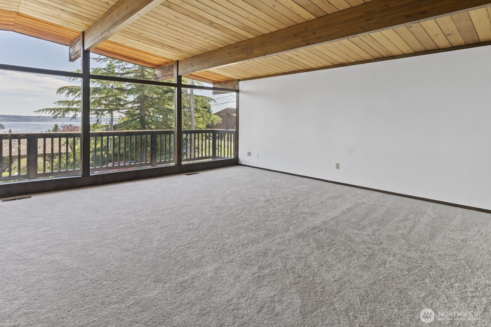 21030 6th Avenue Property Photo 13