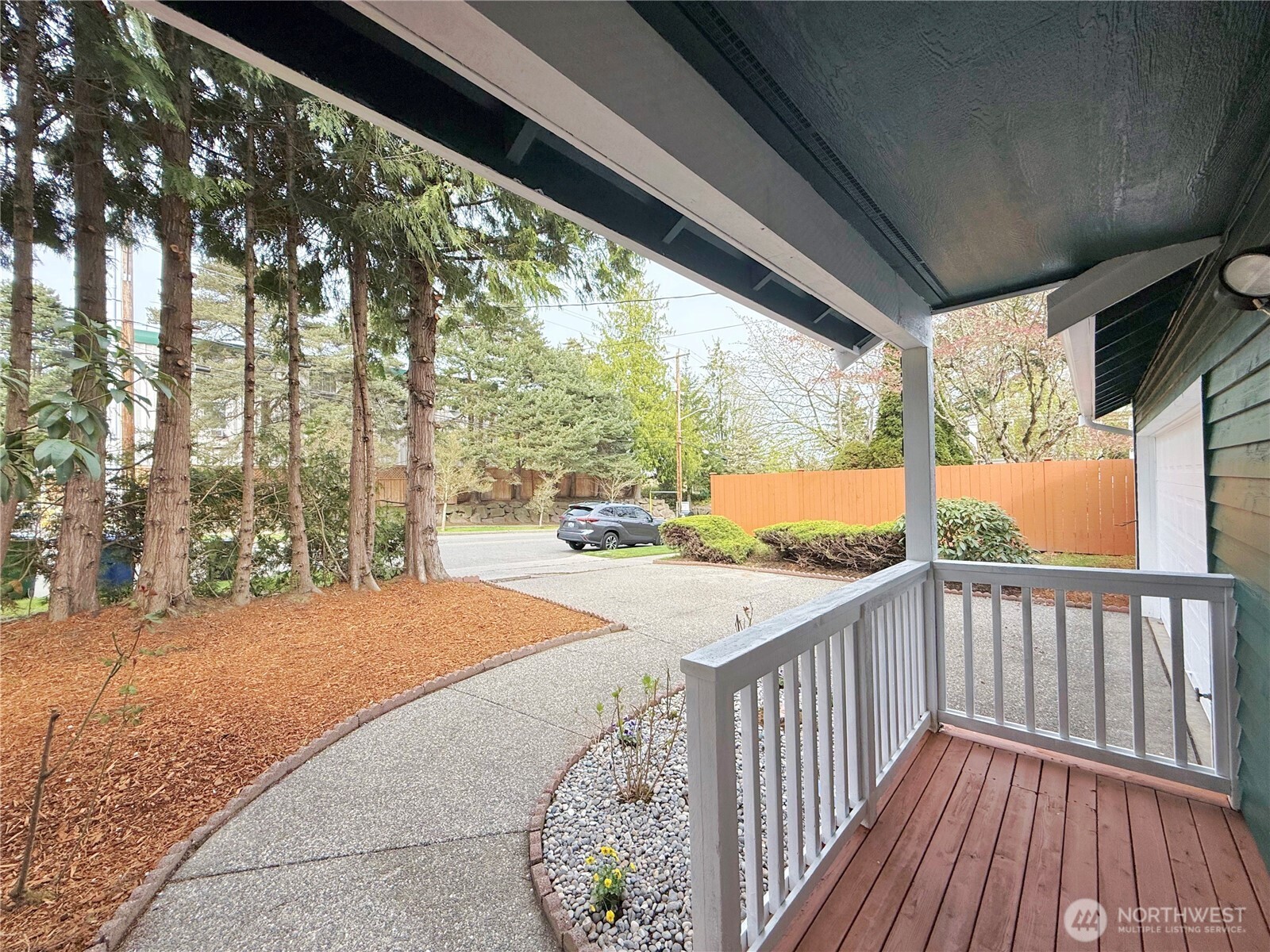 2609 Sw Holden Street Property Photo 3