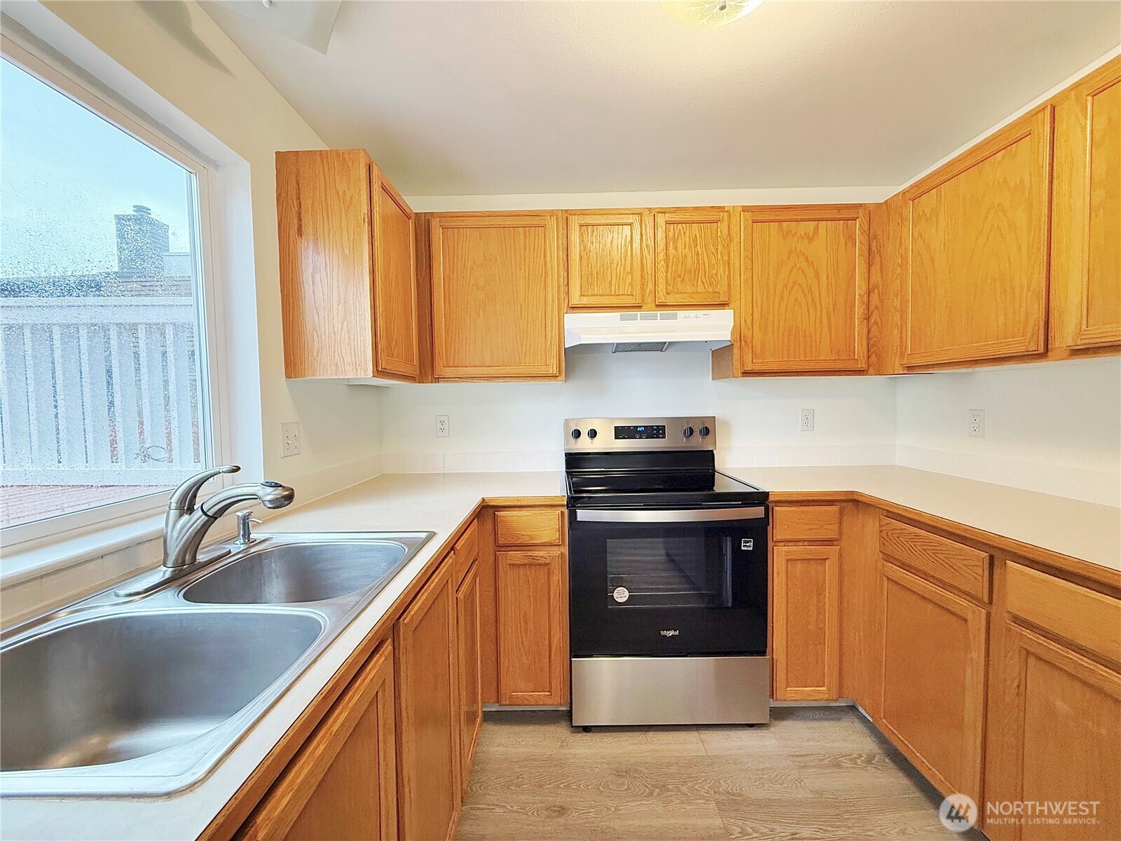 2609 Sw Holden Street Property Photo 8