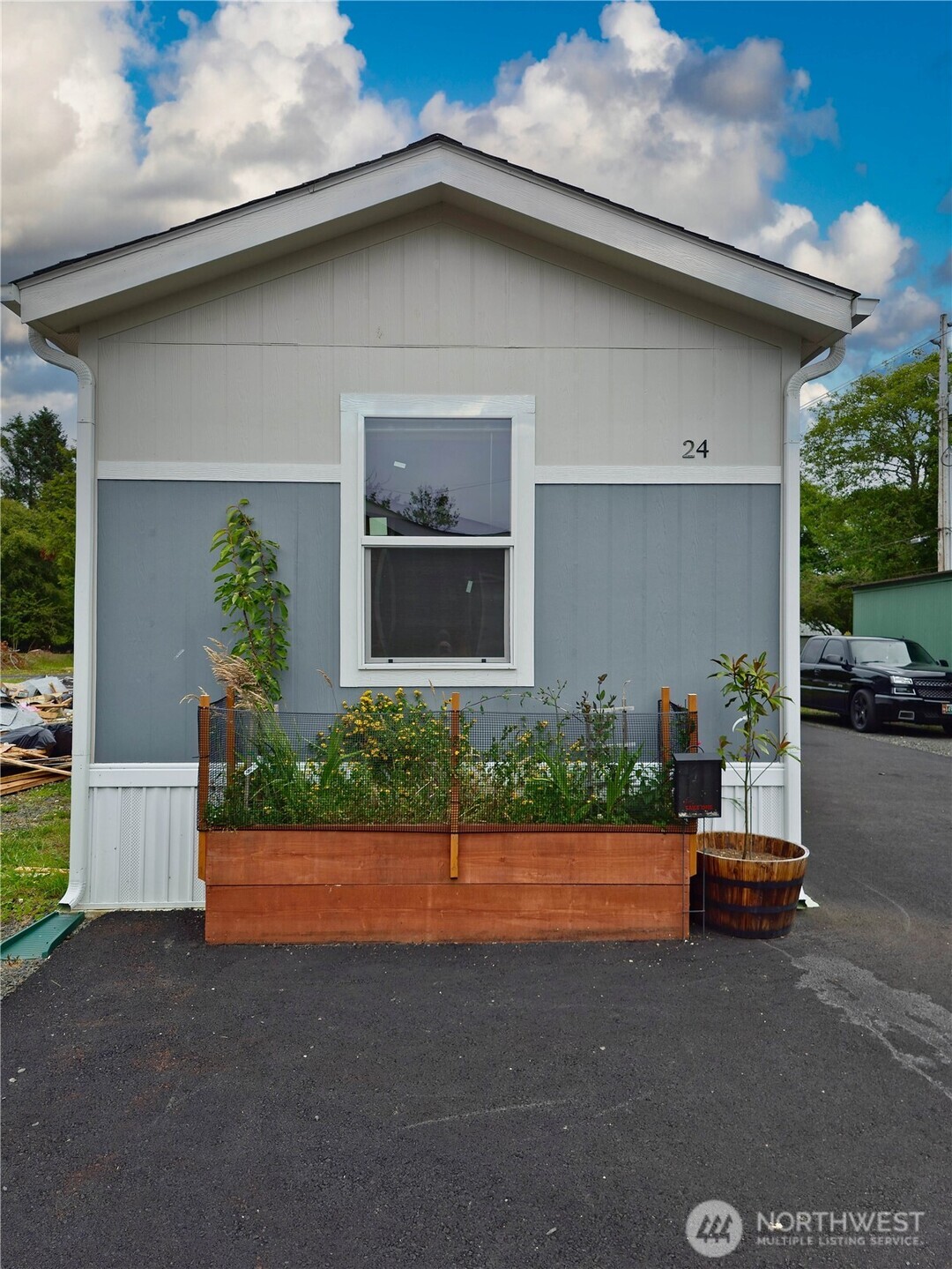 1303 30th 24 Property Photo 1