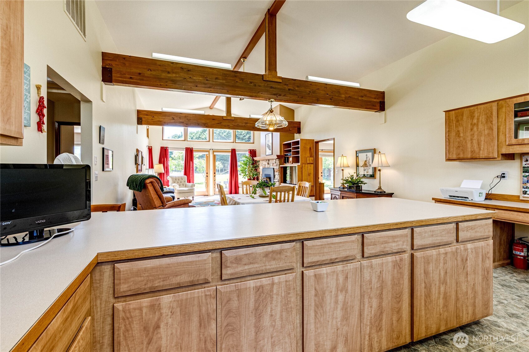 162 Creekside Drive Property Photo 8