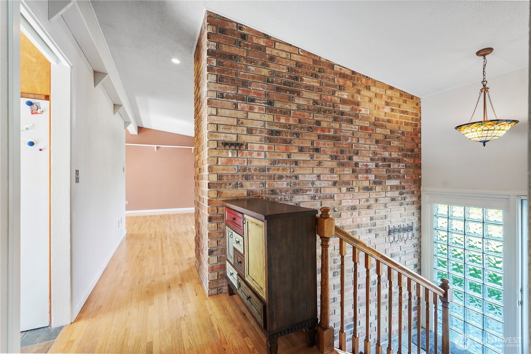 2120 Seaview Street Property Photo 4