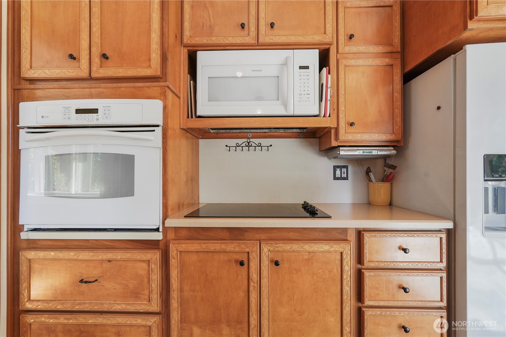 2120 Seaview Street Property Photo 7