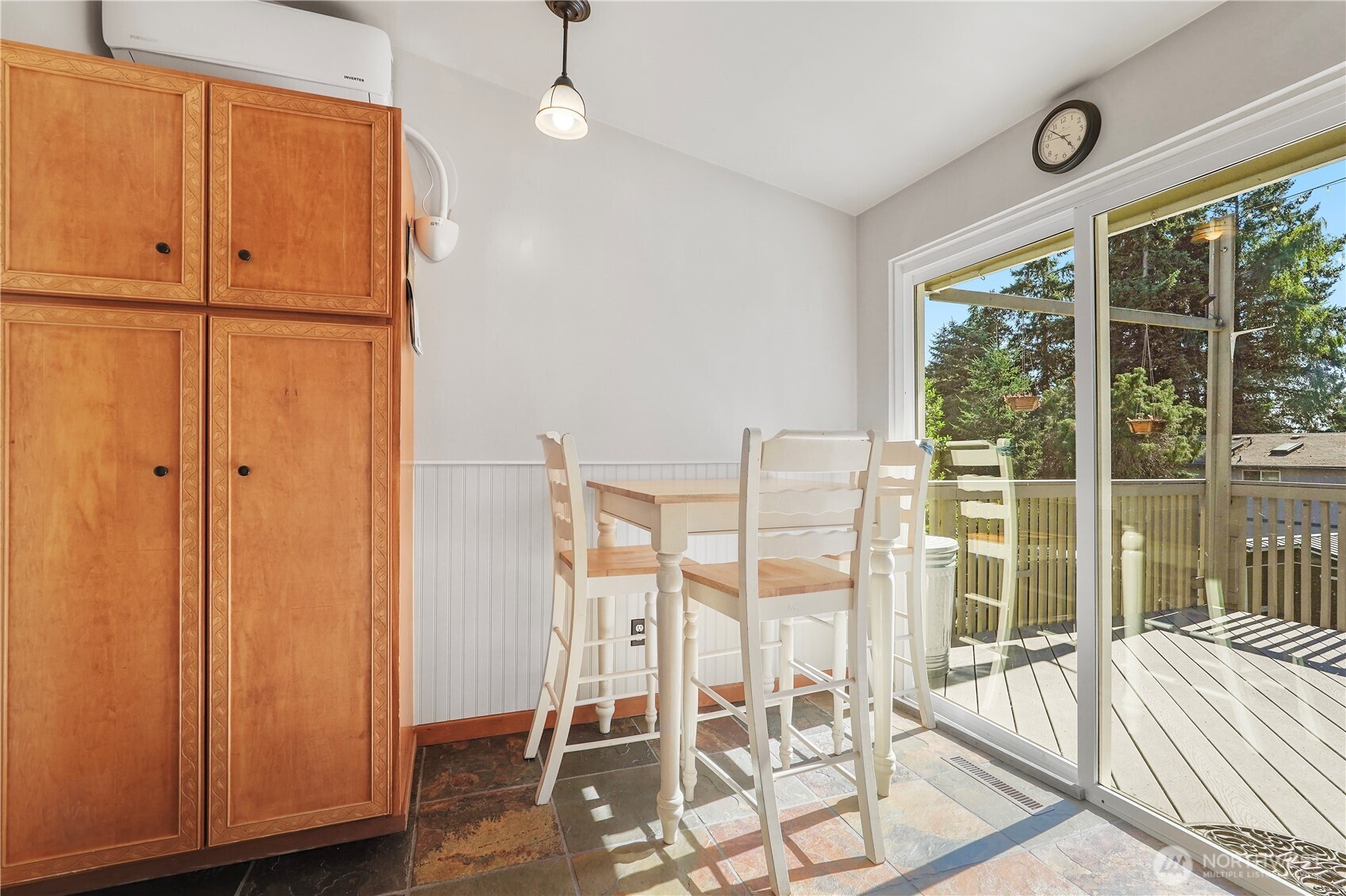 2120 Seaview Street Property Photo 9