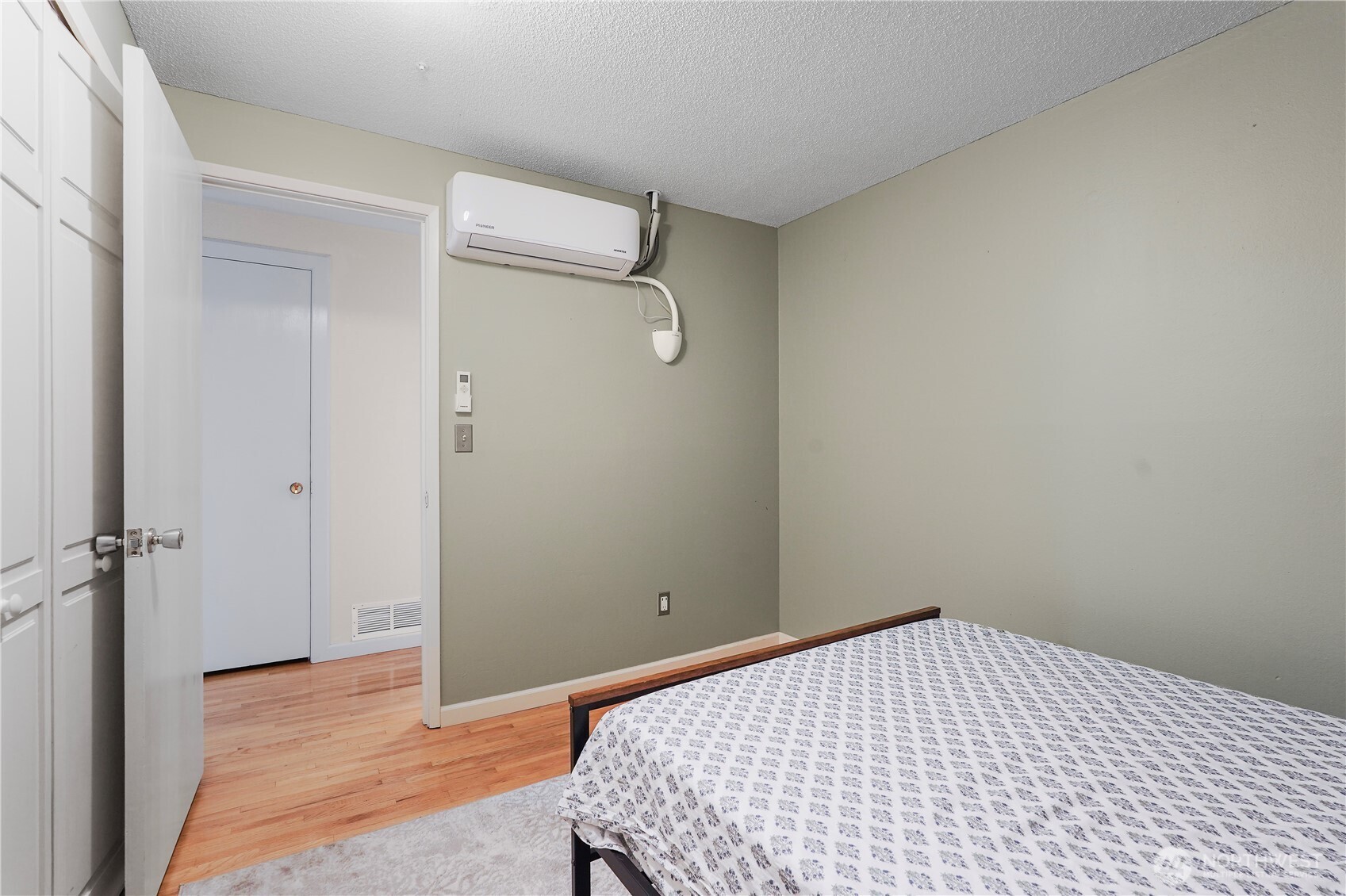 2120 Seaview Street Property Photo 24