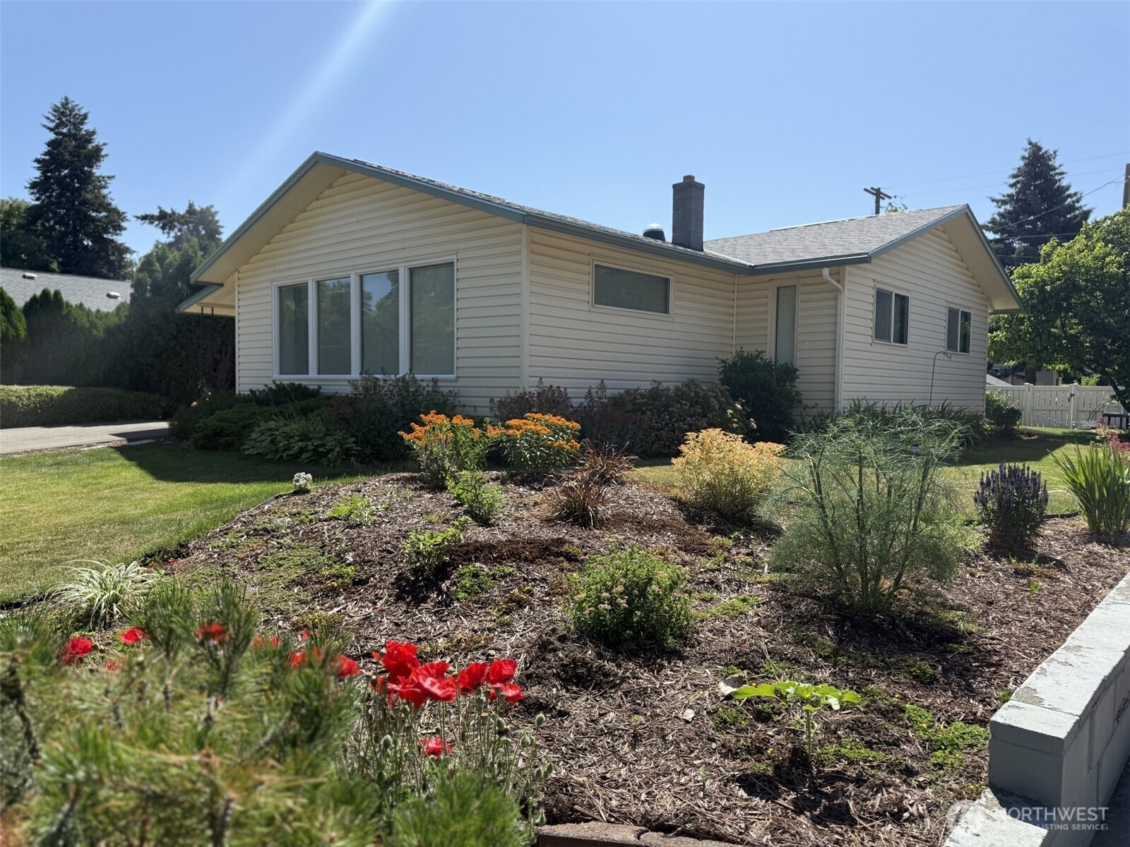 408 E Creamery Property Photo 1