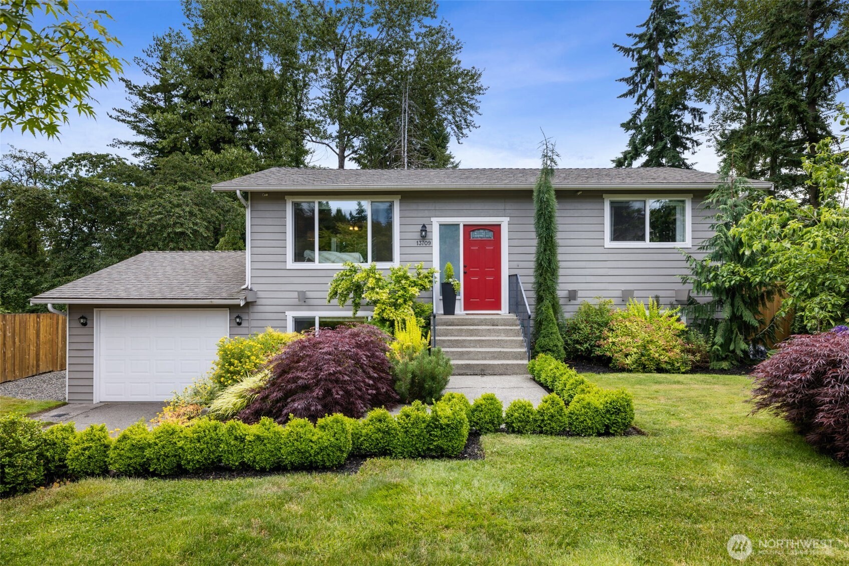 13709 30th Drive Property Photo 1
