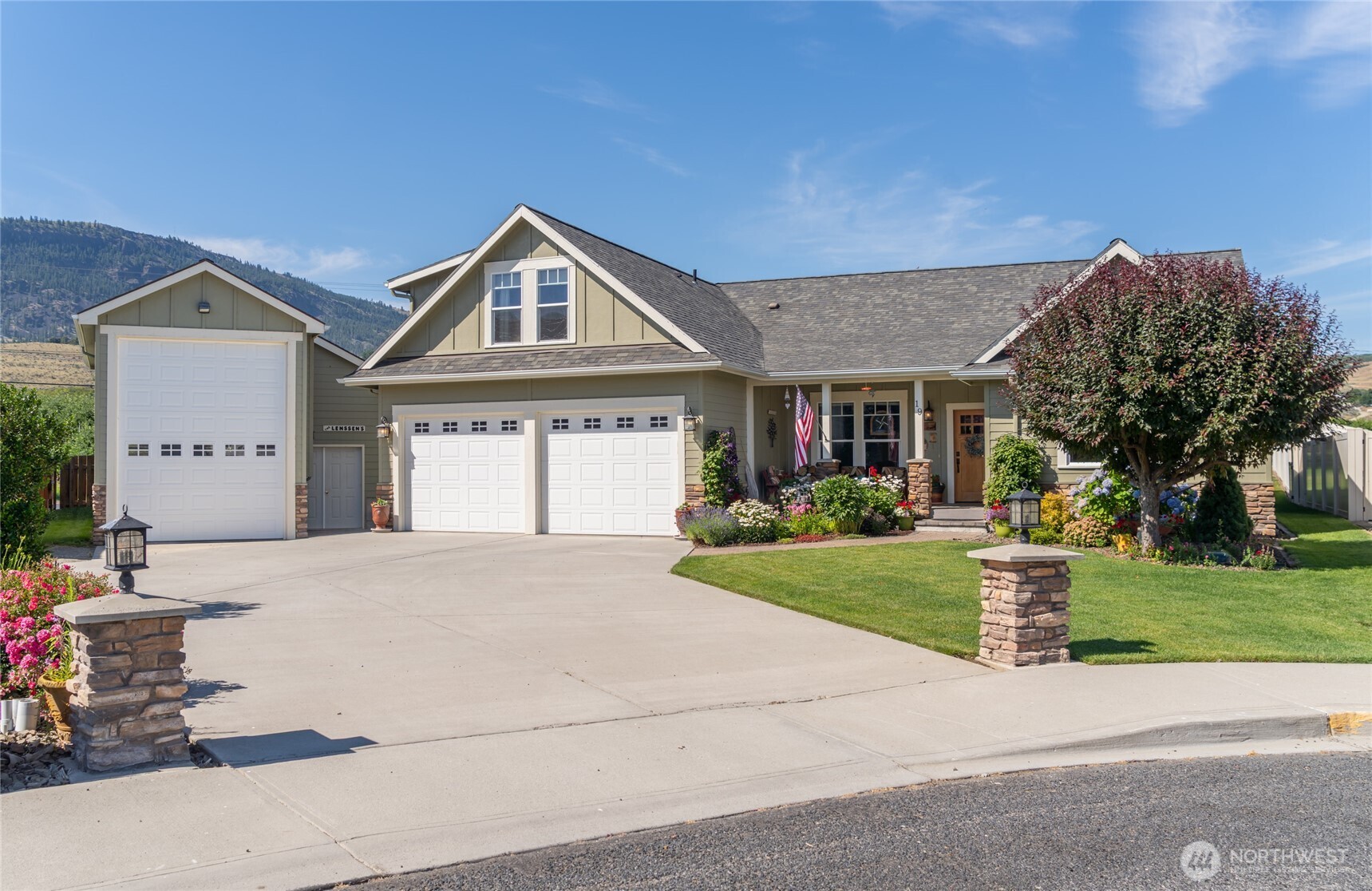 19 Cobb Court Property Photo 1