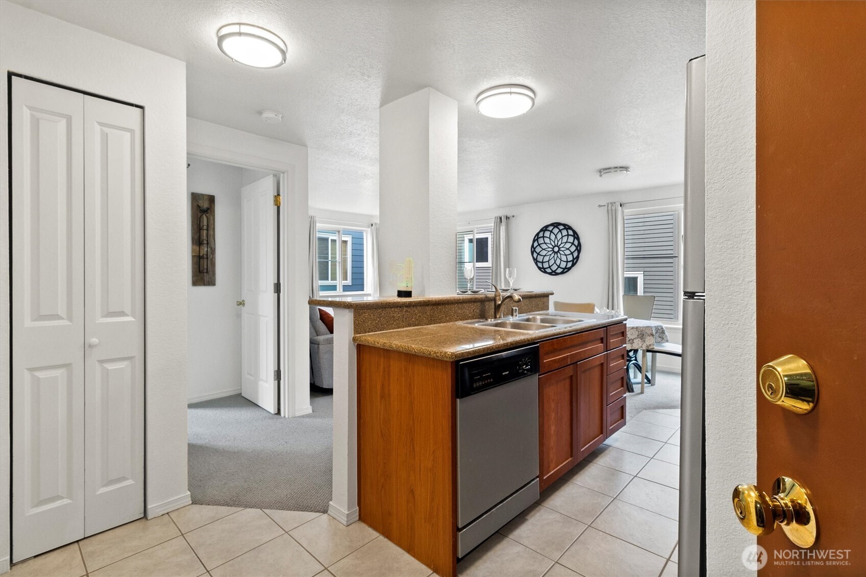 300 10th Avenue B310 Property Photo 8