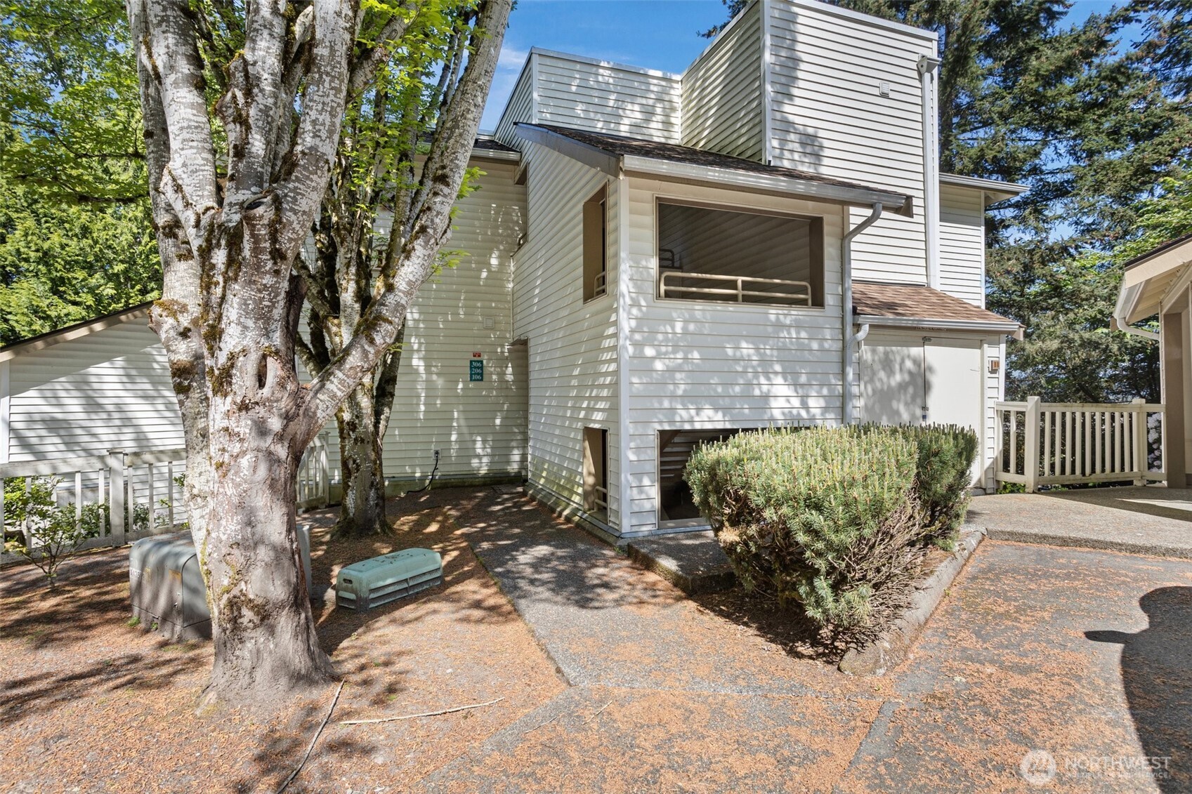 7583 Old Redmond Rd B206 Property Photo 3