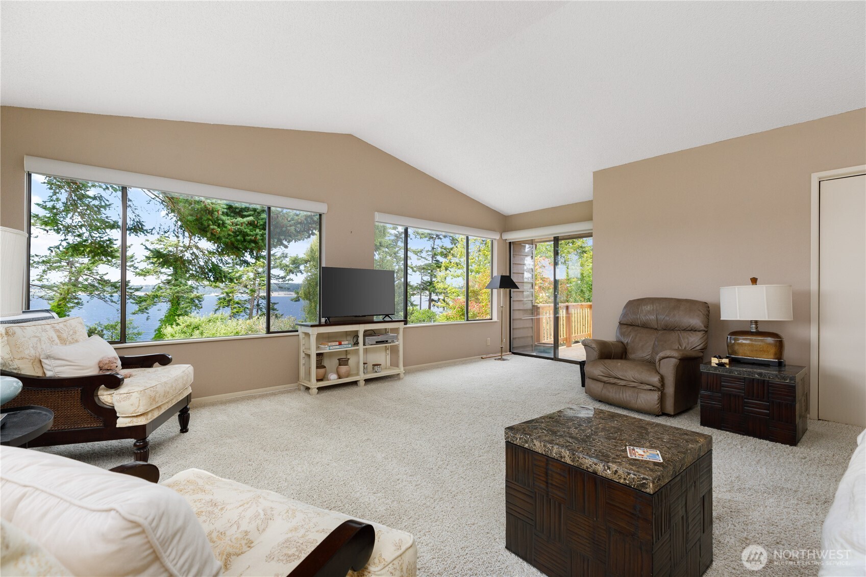 1204 Leisure Street Property Photo 8