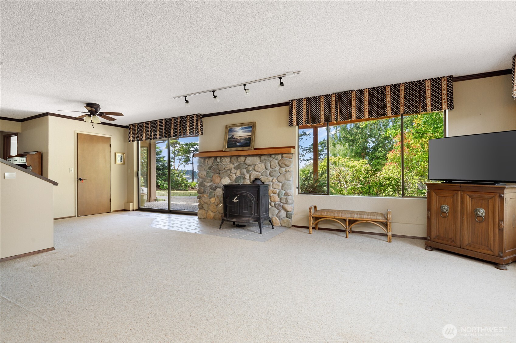 1204 Leisure Street Property Photo 26