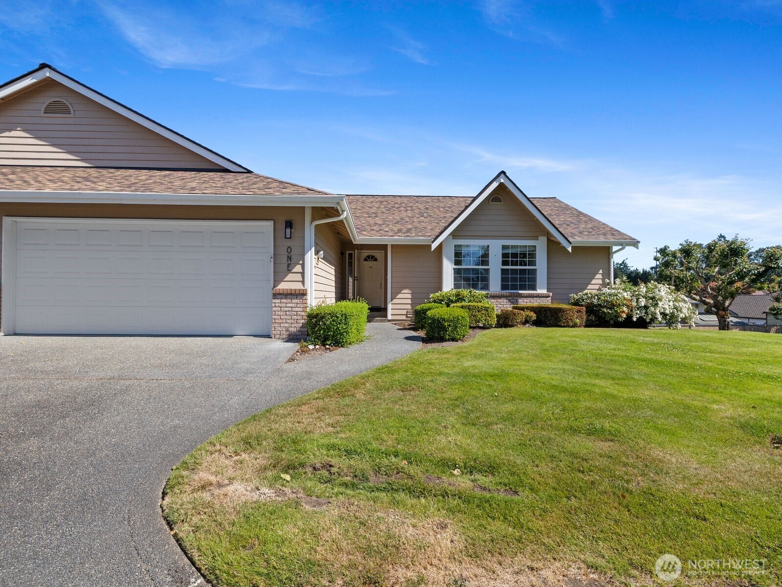 1 Lakewood Oaks Drive Property Photo 1