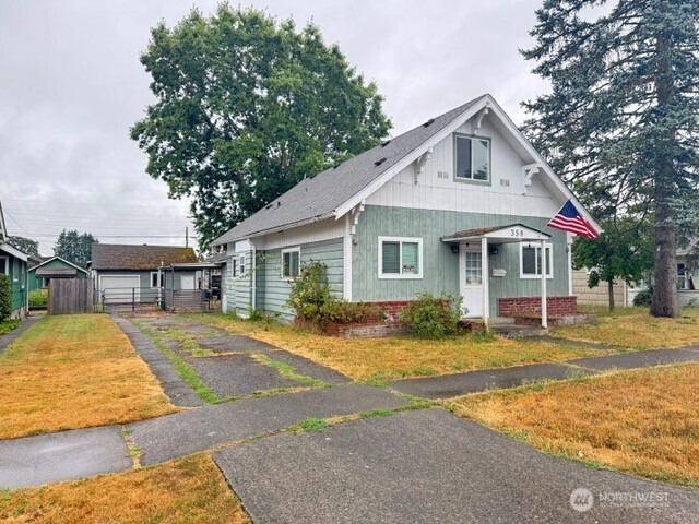 359 Sw Cascade Avenue Property Photo 1
