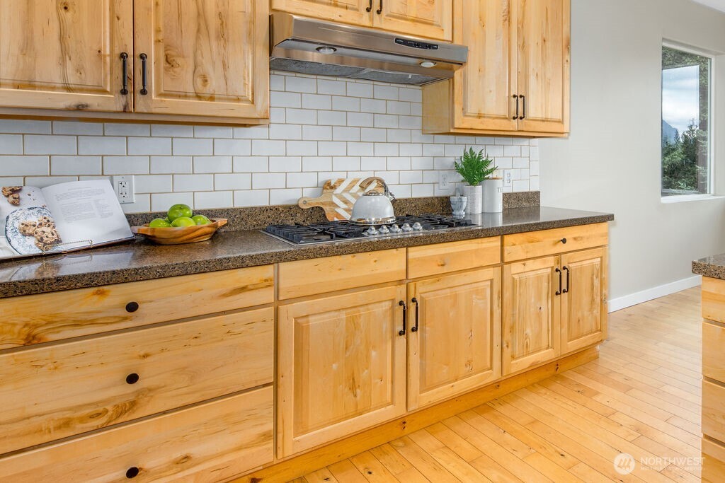 16426 Cedar Falls Road Property Photo 9