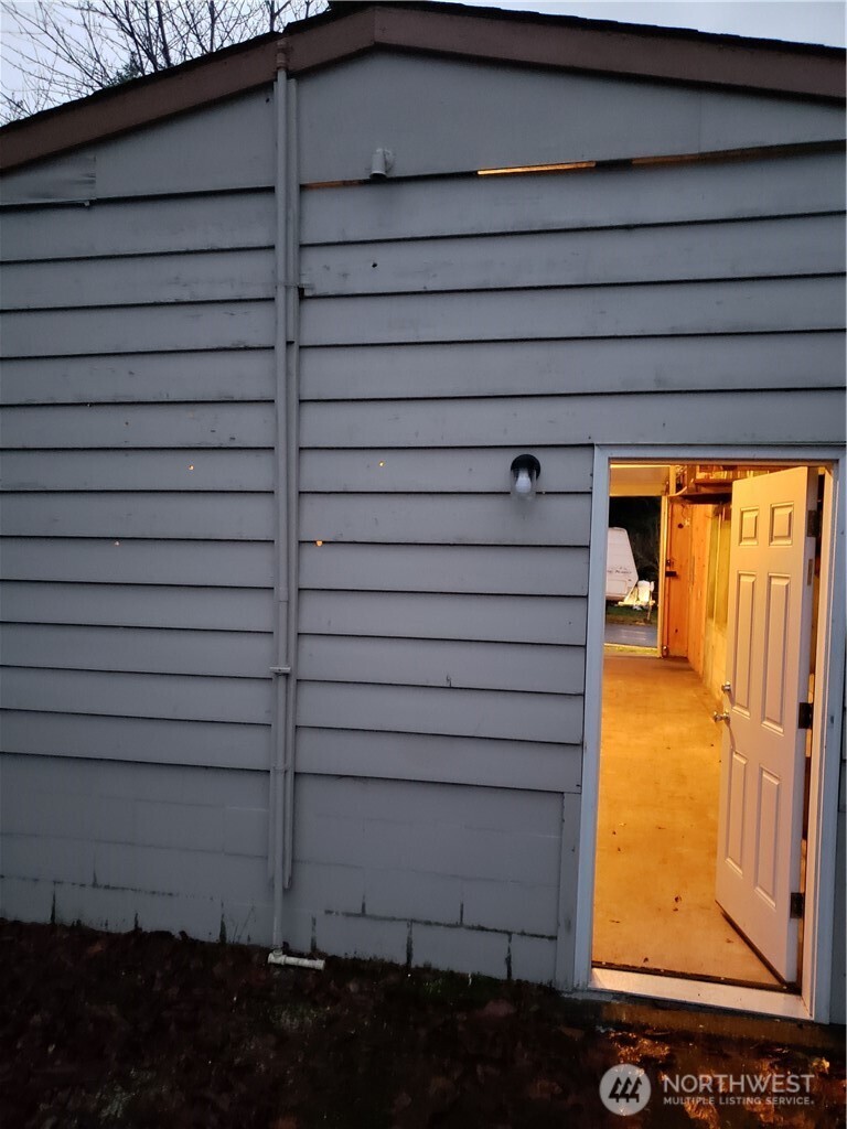 1806 Hay Street B Property Photo 6