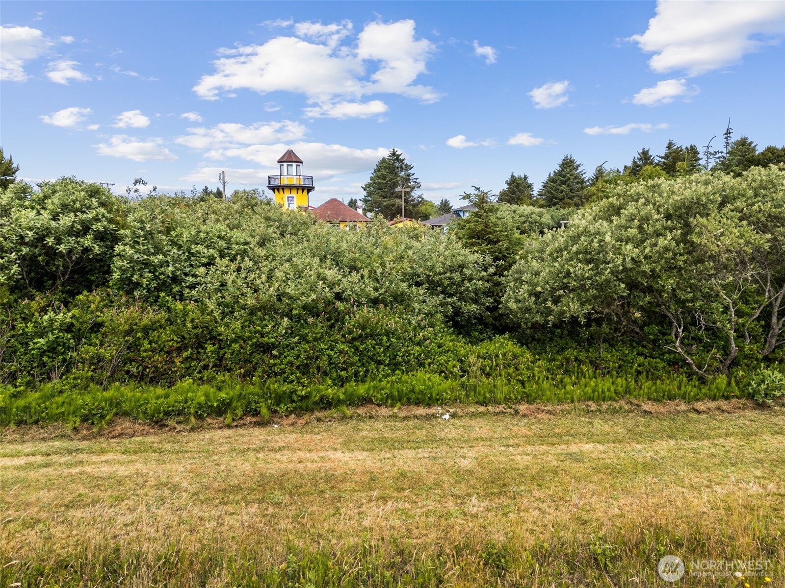 844 Point Brown Avenue Property Photo 5