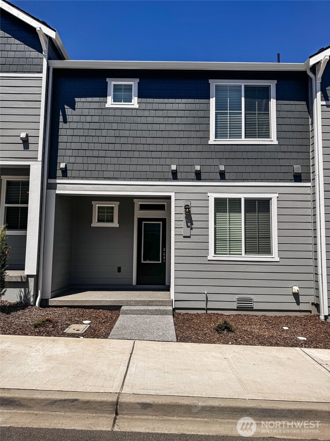 1215 E 53rd Street Property Photo 1