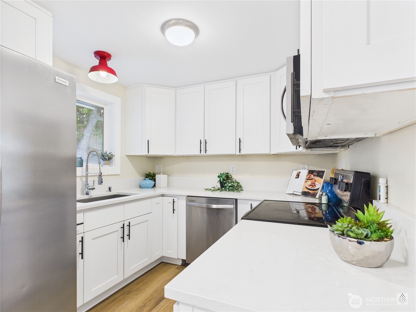 23004 52nd Avenue Property Photo 6