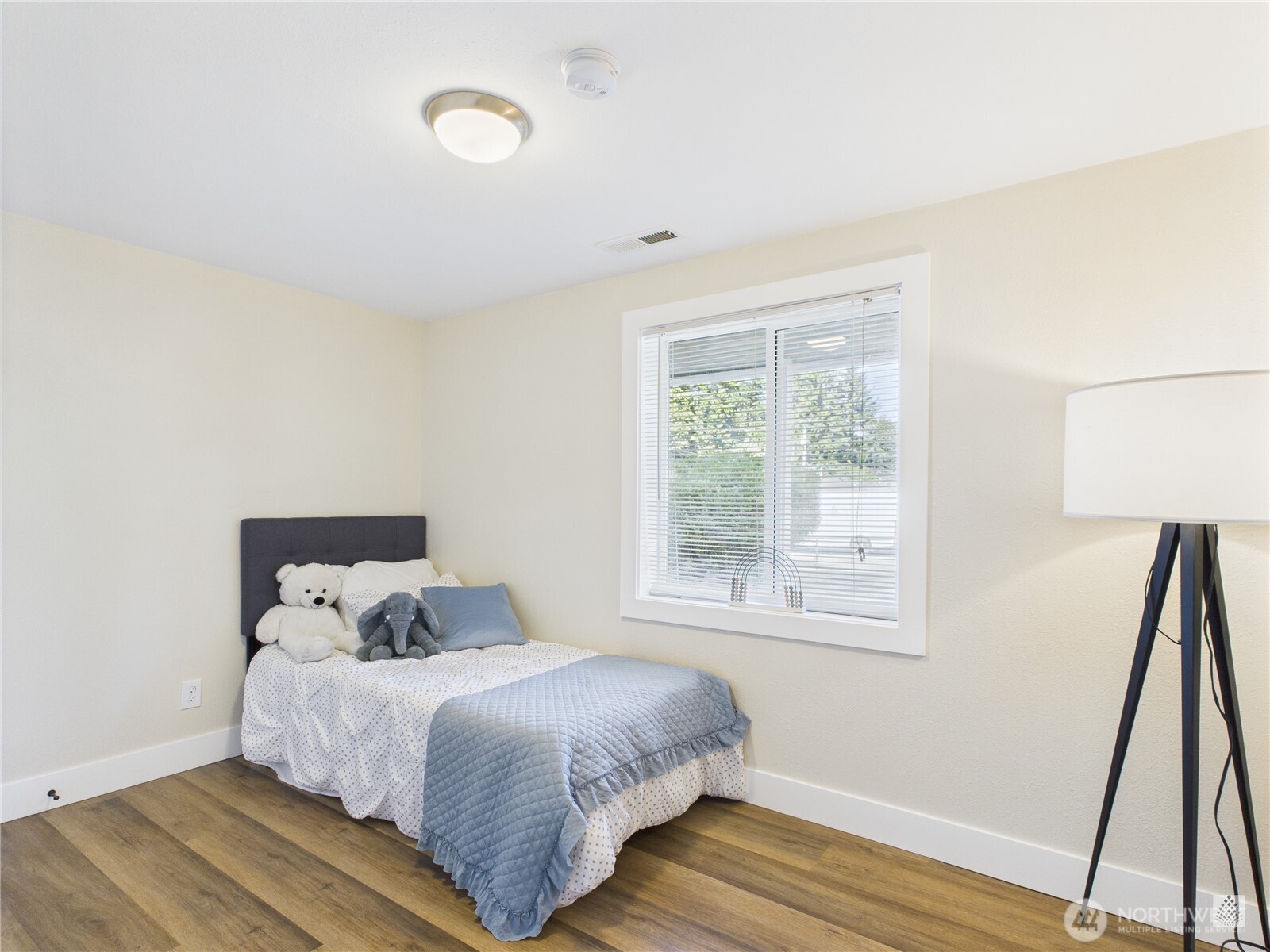 23004 52nd Avenue Property Photo 13