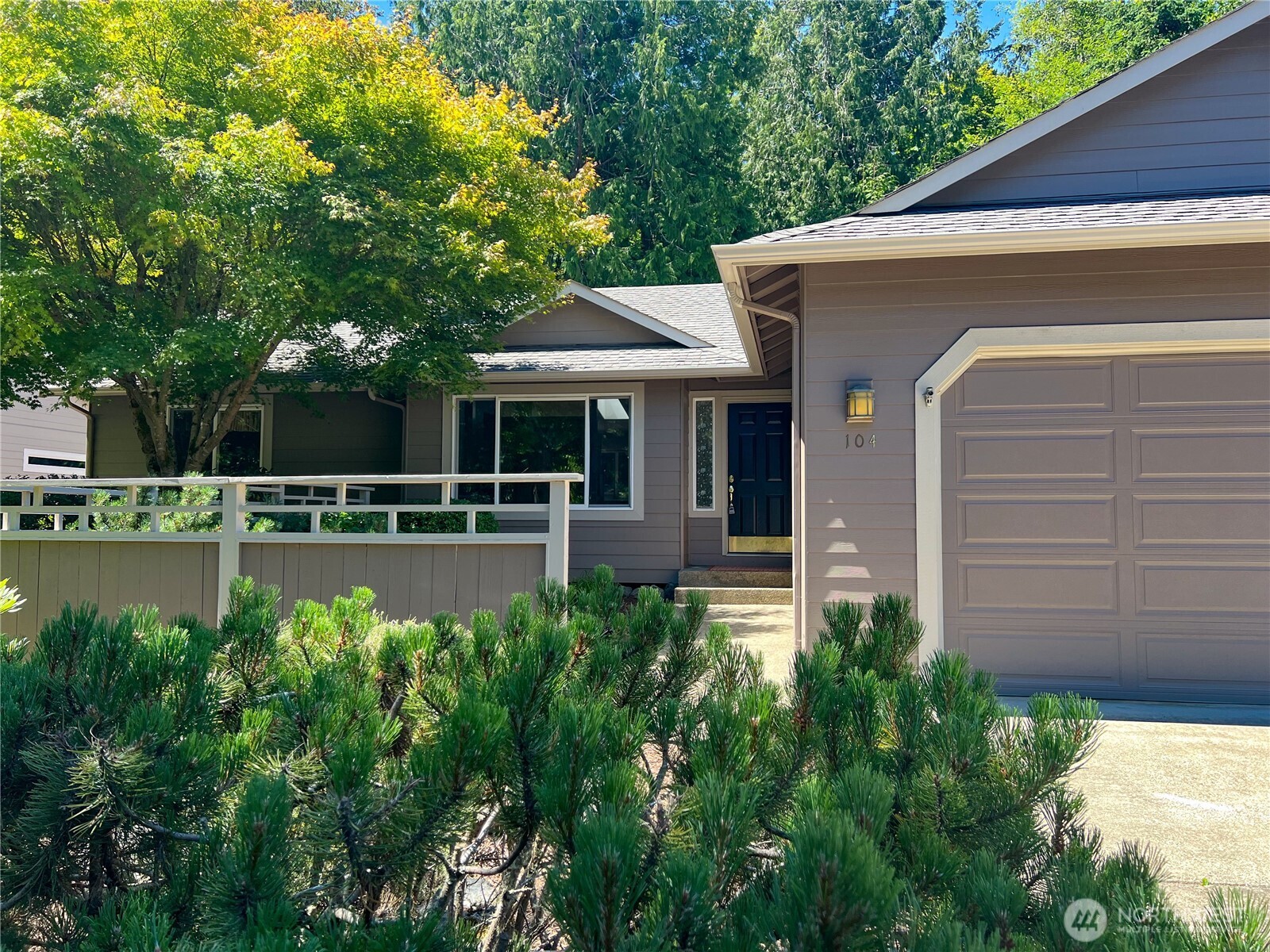 104 Puget Loop Property Photo 1