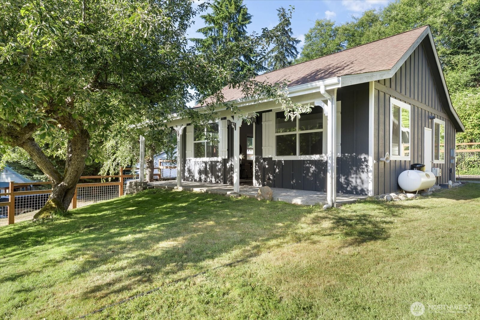 2863 Longhouse Lane Property Photo 1