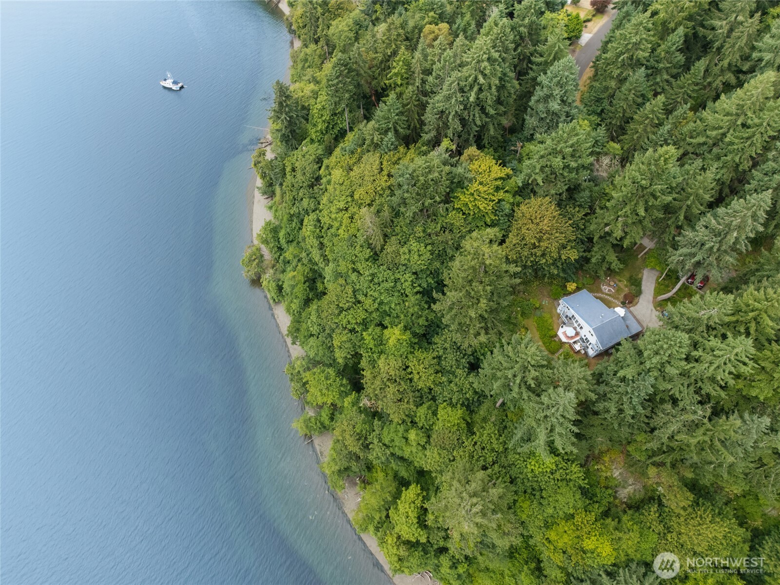 10125 Totem Way Property Photo 8
