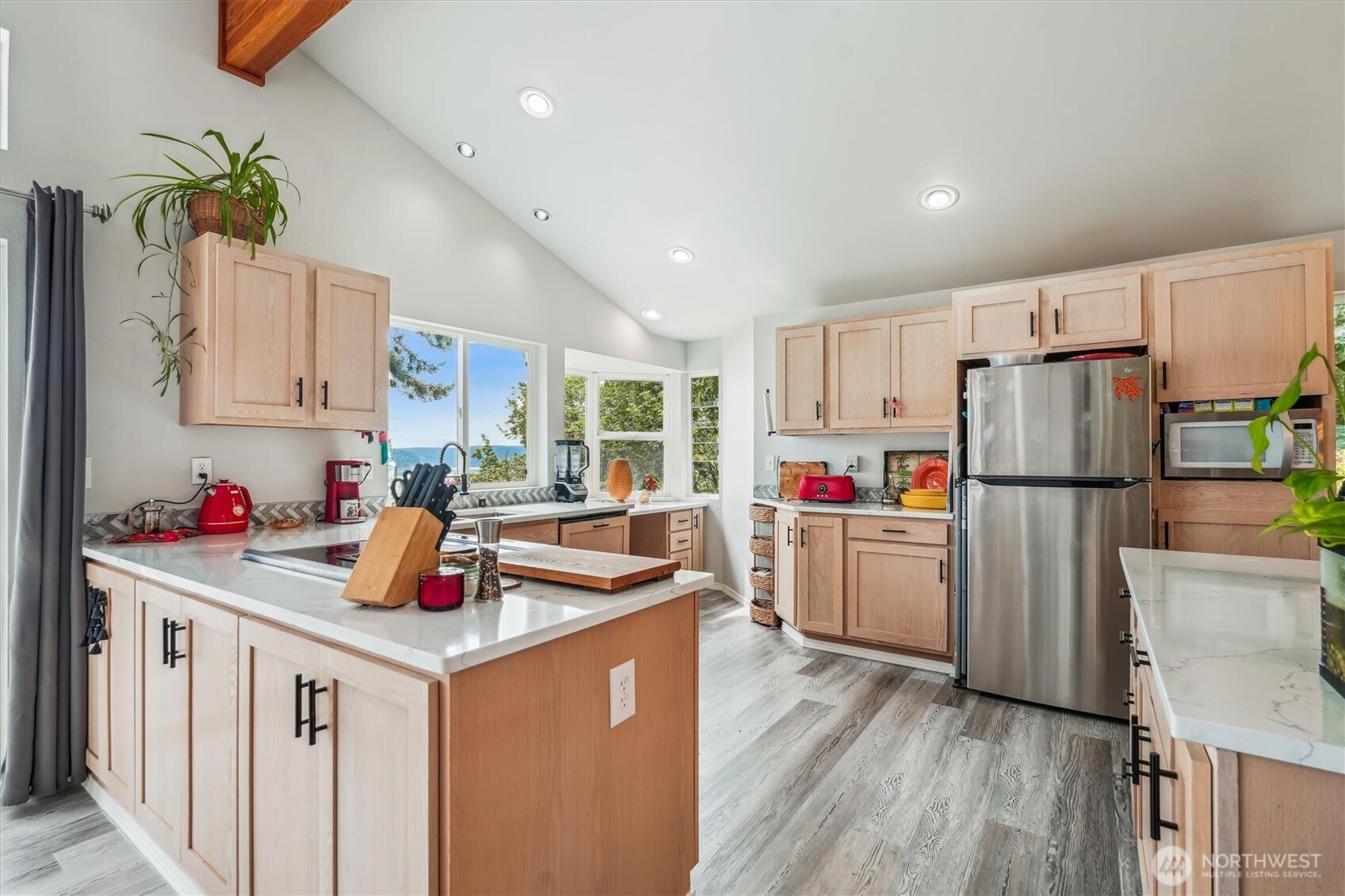 10125 Totem Way Property Photo 16